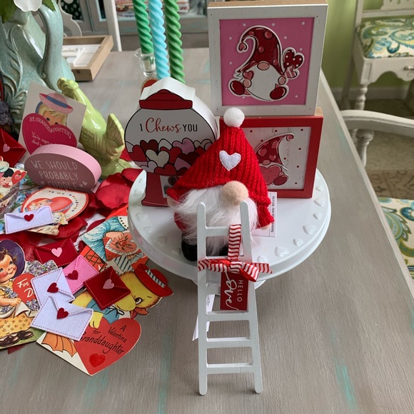 5pcs Valentine's hobby lobby bundle - Picture 3 of 3